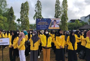 ULM Laksanakan Upacara Bendera Sambut Hardiknas (1)